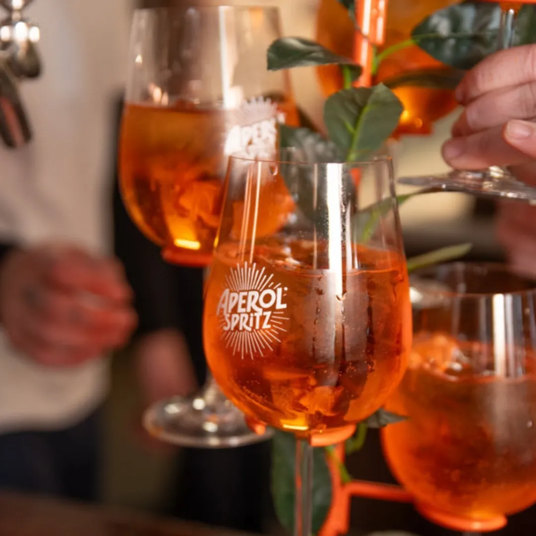 Spritzes poured in Ida's garden